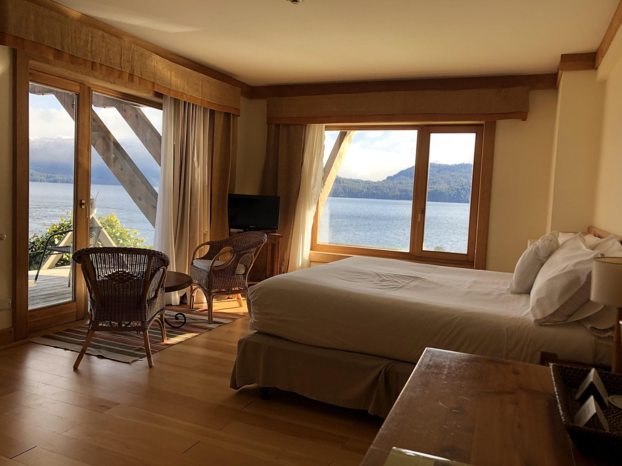 Correntoso Lake & River Hotel ビージャ・ラ・アンゴストゥーラ エクステリア 写真