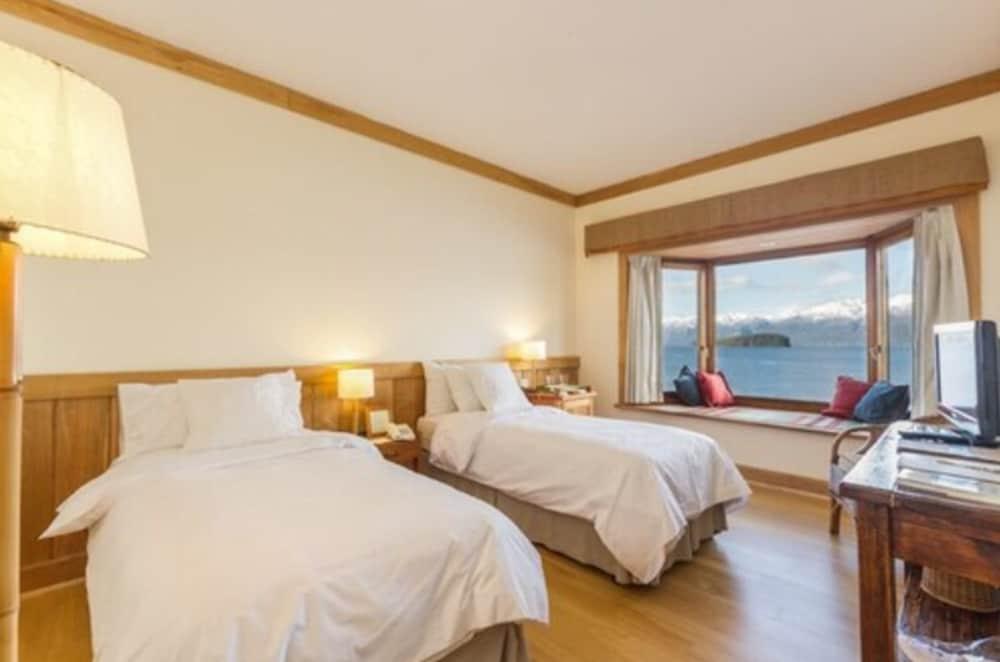 Correntoso Lake & River Hotel ビージャ・ラ・アンゴストゥーラ エクステリア 写真