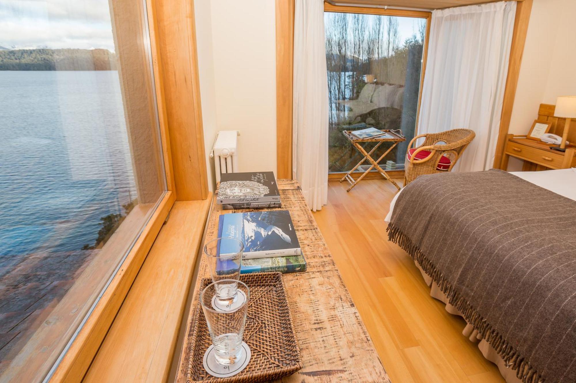 Correntoso Lake & River Hotel ビージャ・ラ・アンゴストゥーラ エクステリア 写真