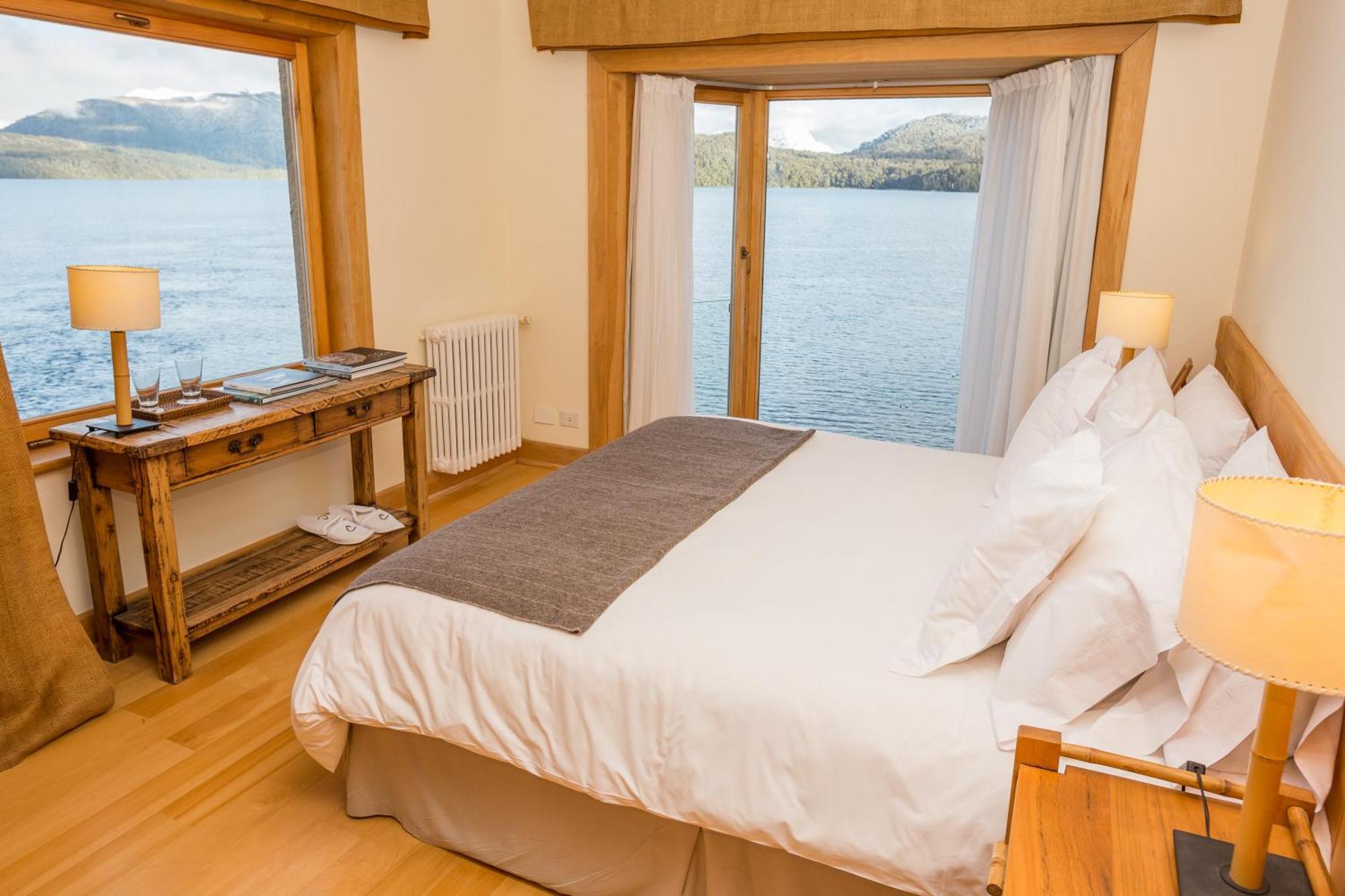 Correntoso Lake & River Hotel ビージャ・ラ・アンゴストゥーラ エクステリア 写真